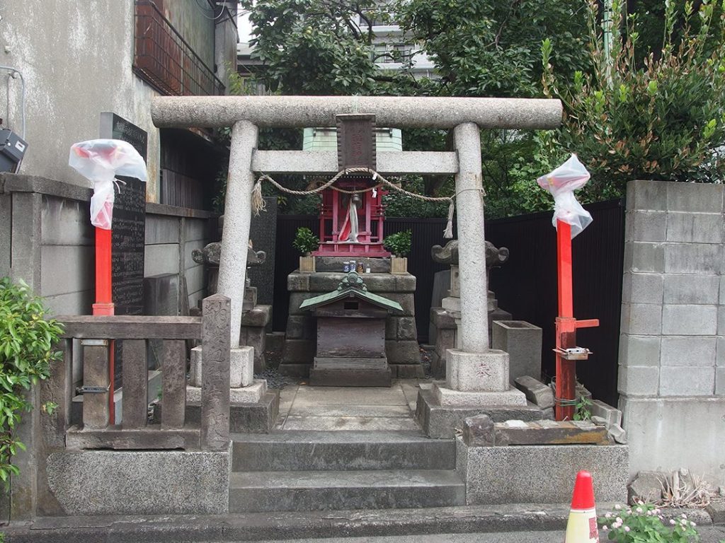 川崎市場 稲荷神社 1 e5b79de5b48ee5b882e5a0b4 e7a8b2e88db7e7a59ee7a4be