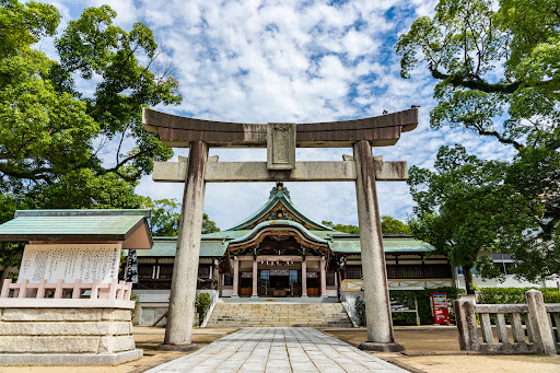 西海鎮護 亀山八幡宮